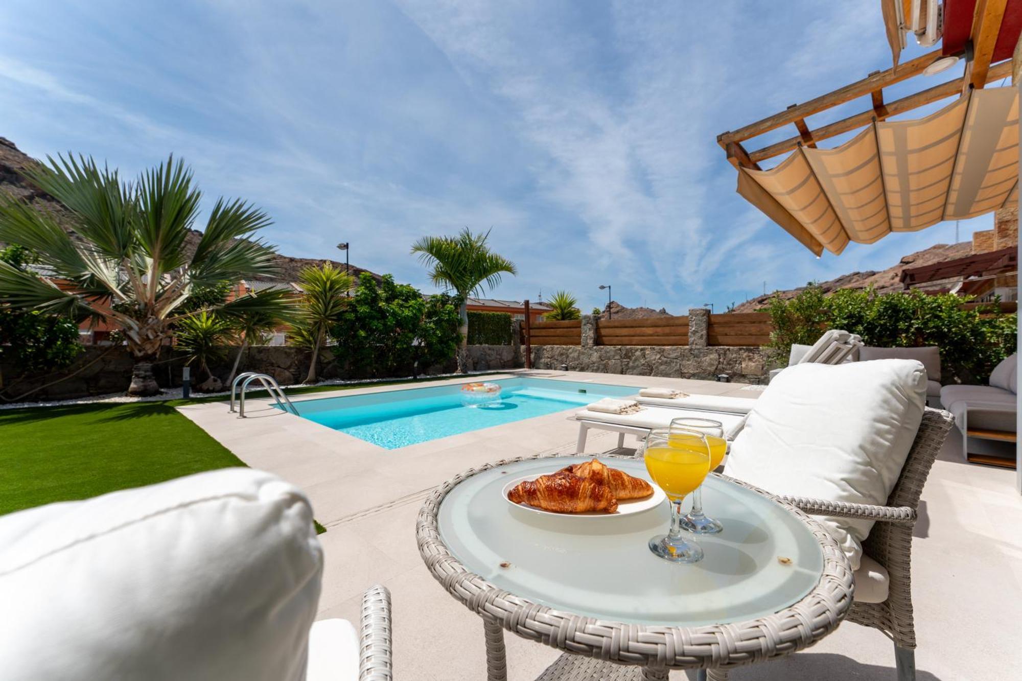 Villa Diana With Private Swimming Pool In Tauro โมกัน ภายนอก รูปภาพ