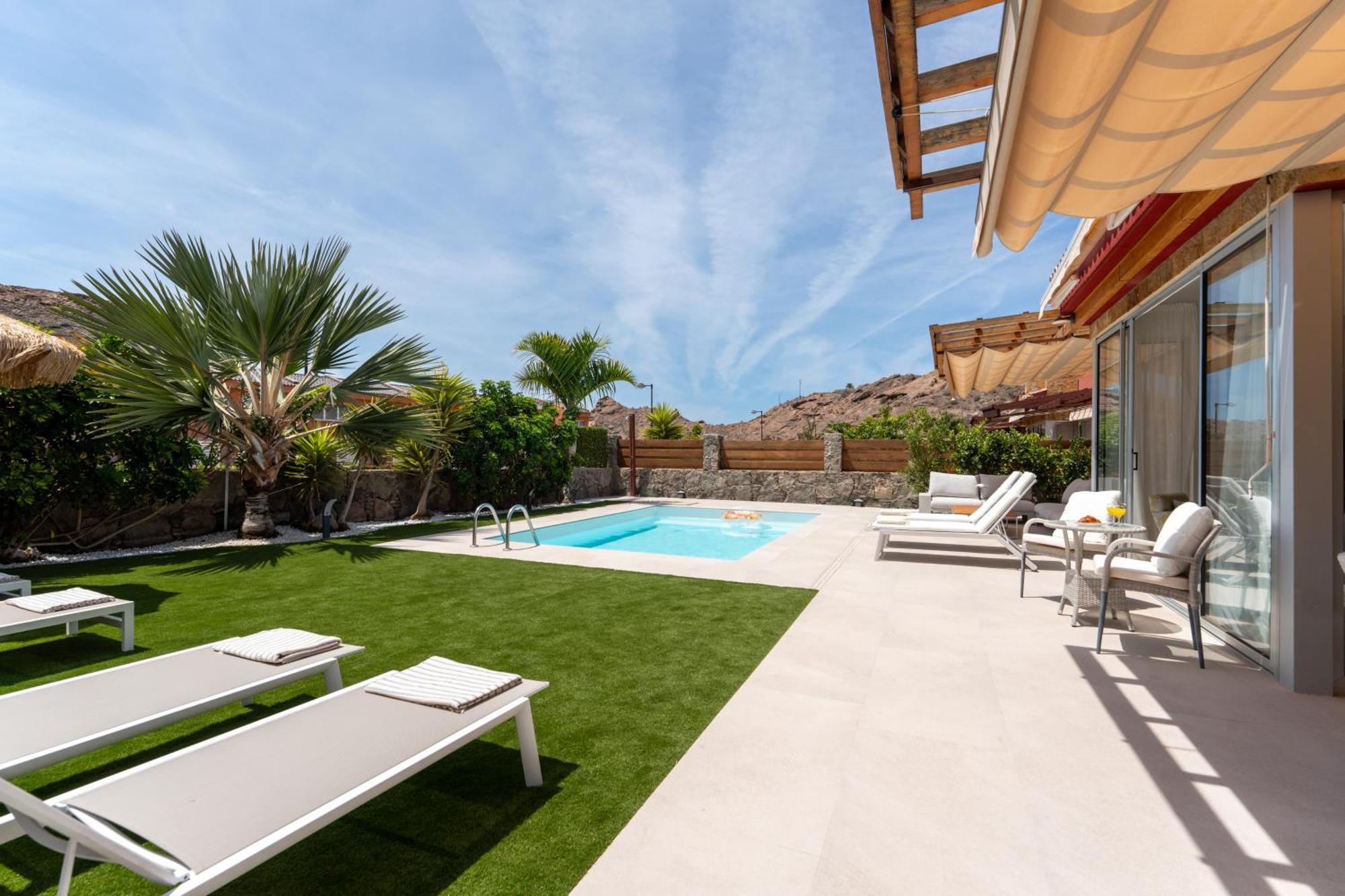 Villa Diana With Private Swimming Pool In Tauro โมกัน ภายนอก รูปภาพ
