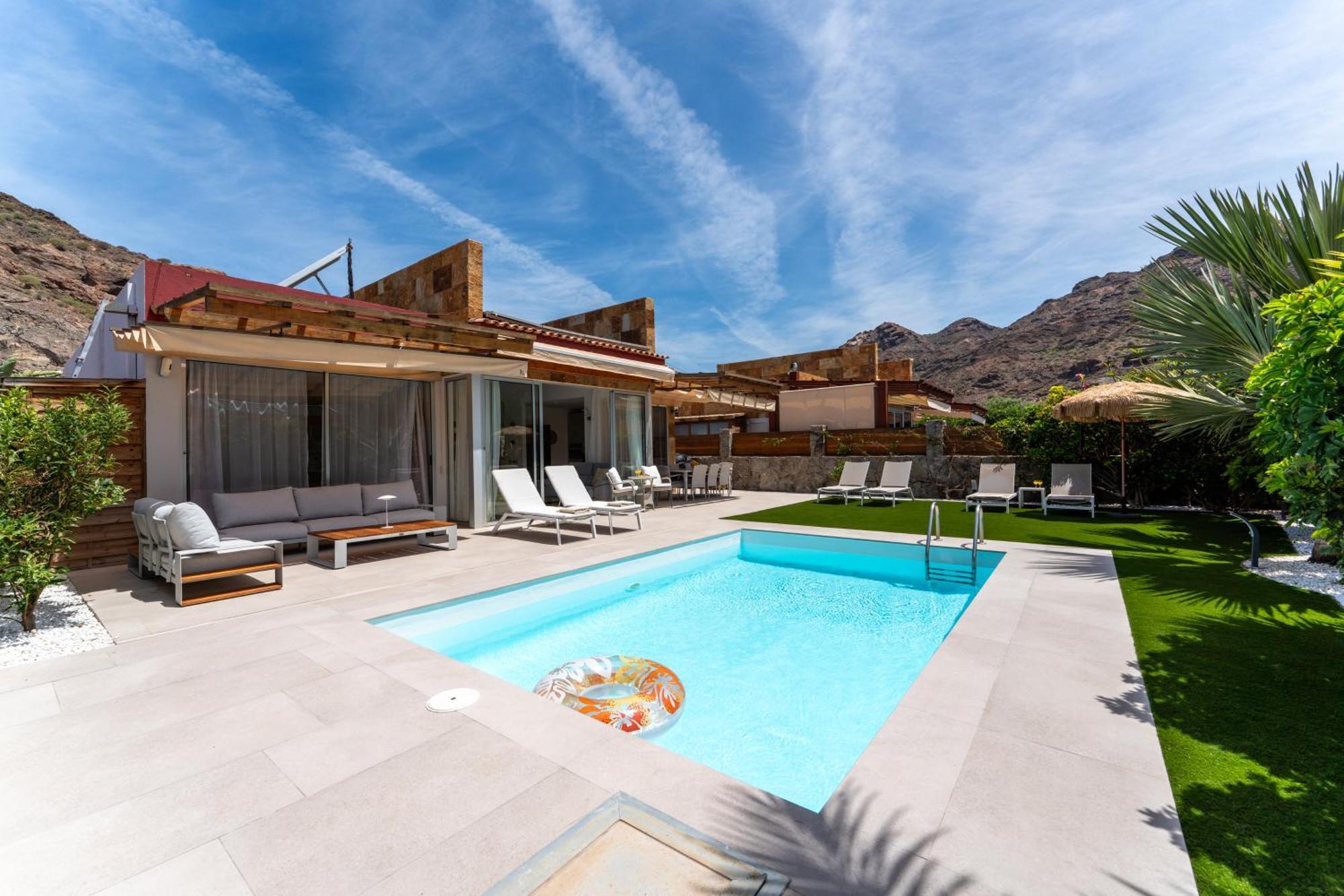 Villa Diana With Private Swimming Pool In Tauro โมกัน ภายนอก รูปภาพ